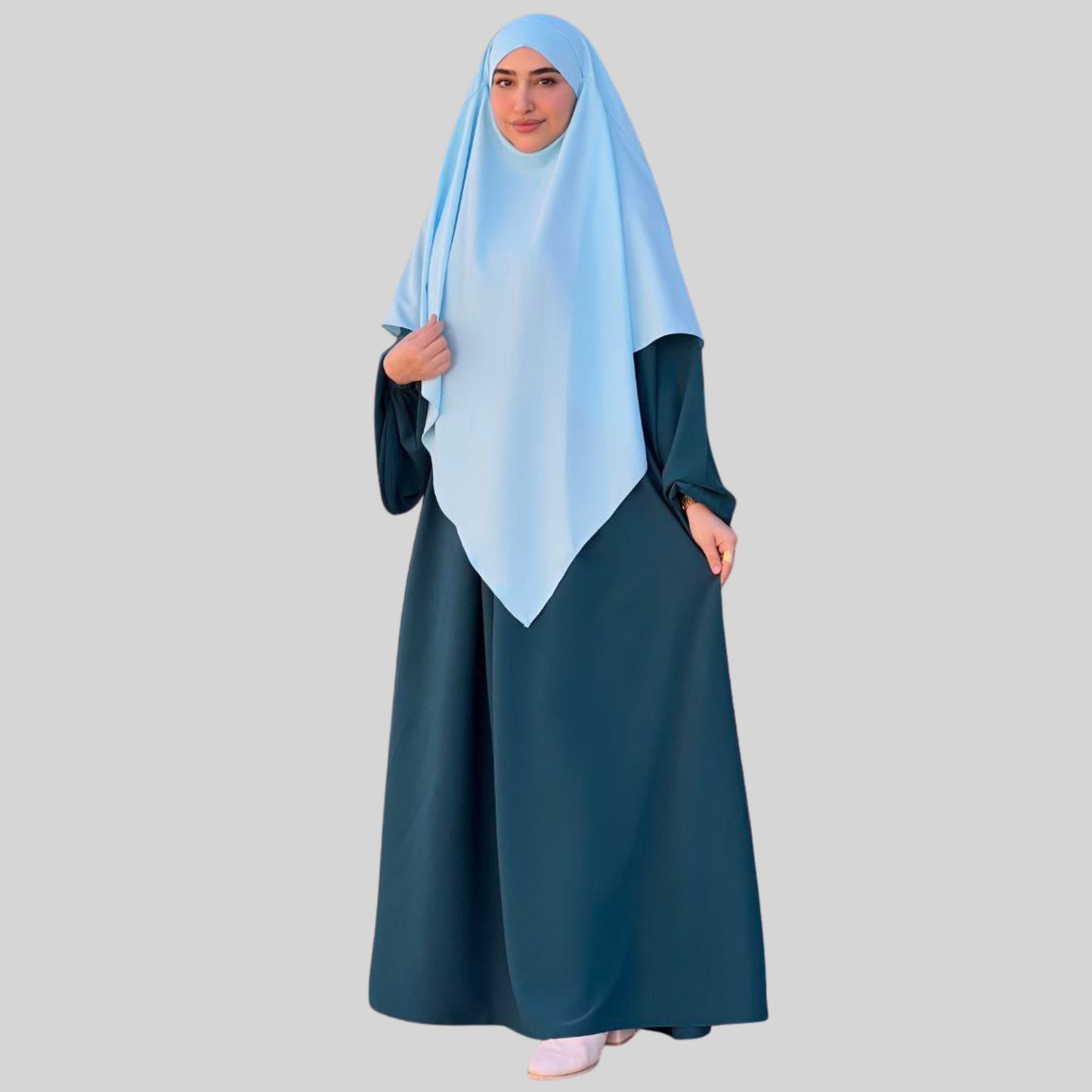 Abaya Al Amira – Couverture complète et confort pendant la prière