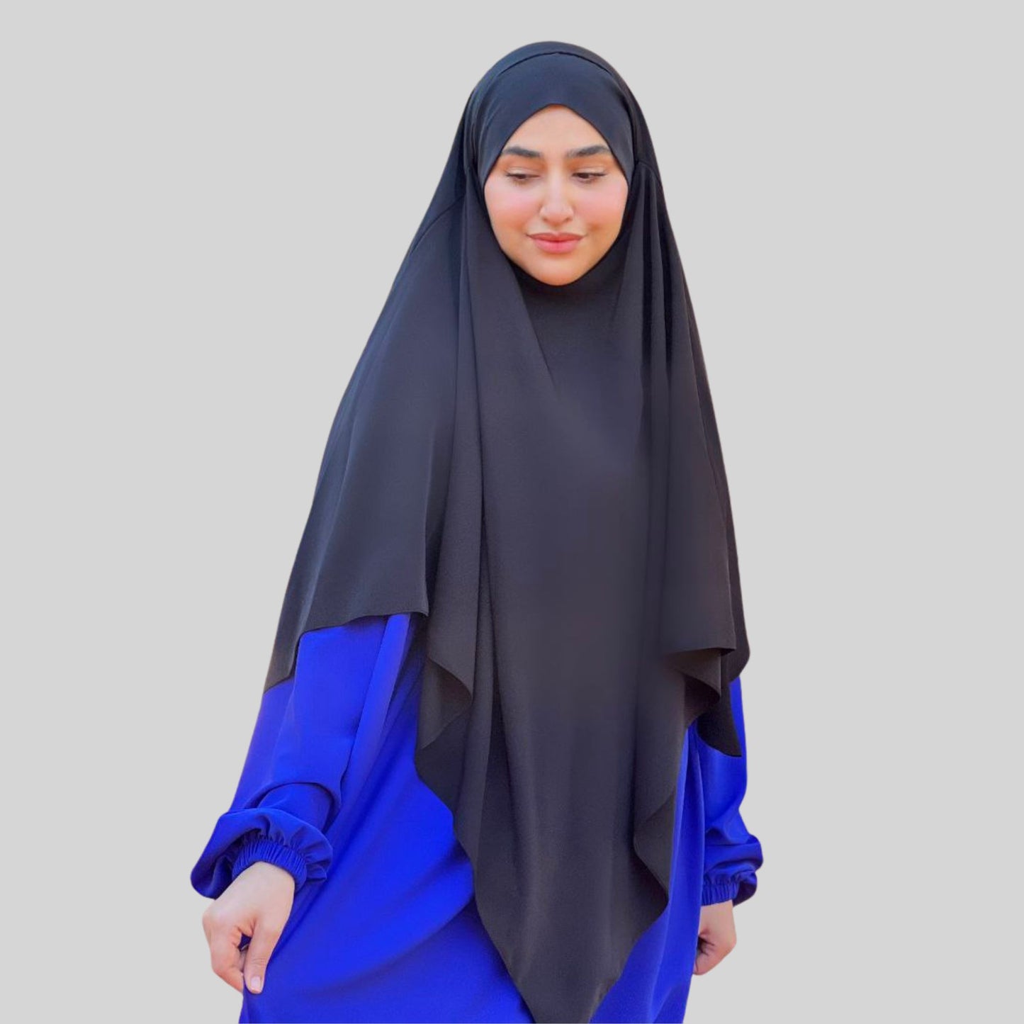 Abaya Al Amira – Couverture complète et confort pendant la prière