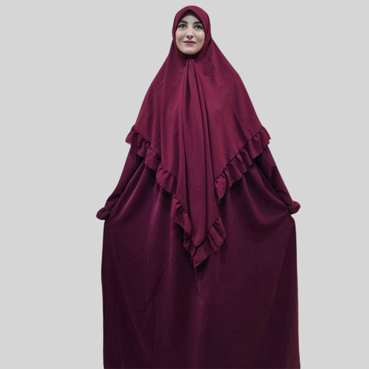 Abaya Hauran avec Foulard à Volants – Élégance Bordeaux Profond