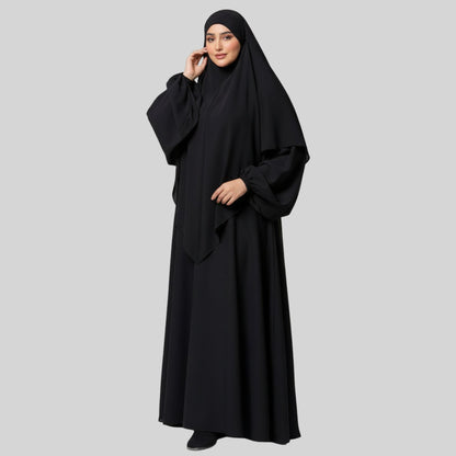 Abaya Amira Noire avec Khimar Intégré – Élégance Intemporelle